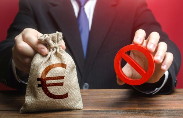 Image de l'article: Assurances obsèques : 6 raisons de les éviter en 2026 - Actualités assurance obsèques JeSwitch